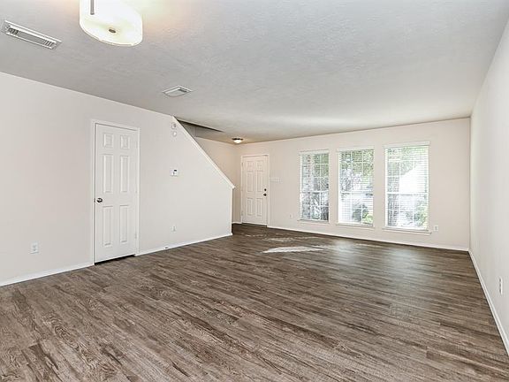 5th image of 10406 Hamlet Vale Ct