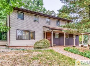 2 Concord Dr, East Brunswick, NJ 08816