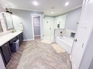 326 Nugent Dr, Port Neches, TX 77651