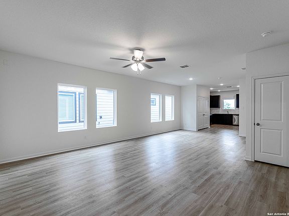 2nd image of 11130 Schmidt Lane