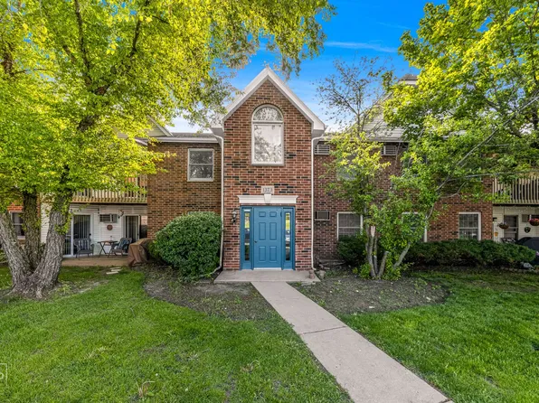 1375 Cunat Ct APT 3B, Lake In The Hills, IL 60156