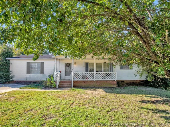 2645 Oglesby Dr, Raeford, NC 28376