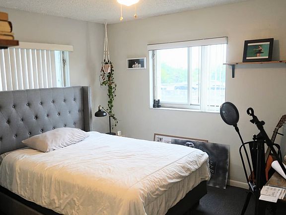 2nd Bedroom with walk-in closet