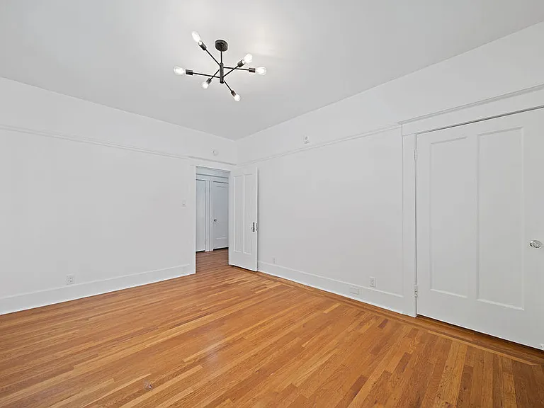 1048 Union St #17 — Photo 12