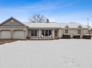 750 Meadowood Ln, Wilmington, IL 60481