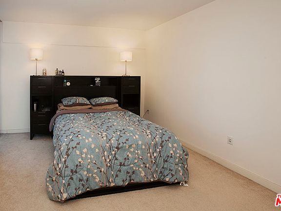 5th image of 13700 Marina Pointe Dr Unit 315