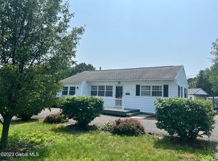 61 Hunting Rd, Albany, NY 12205