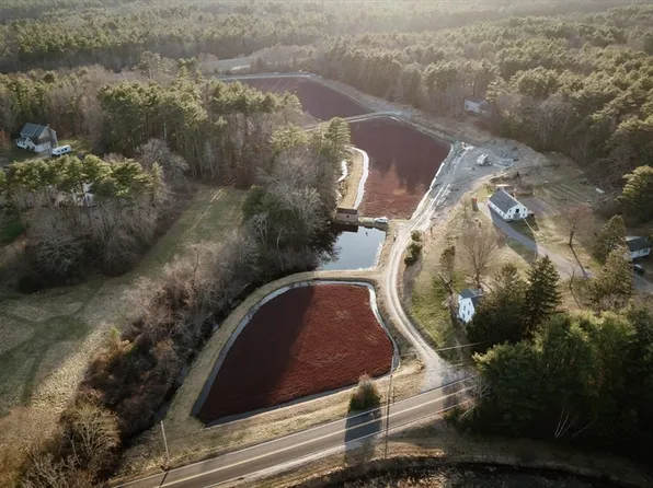 69 Kingman St, Lakeville, MA 02347