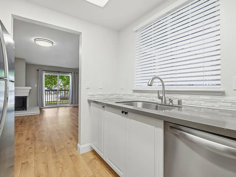 1805 Shirley Dr — Photo 7