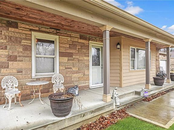 3rd image of 5836 Garden Dr