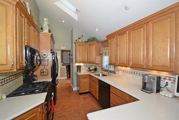 4th image of 29 Herbert Ave
