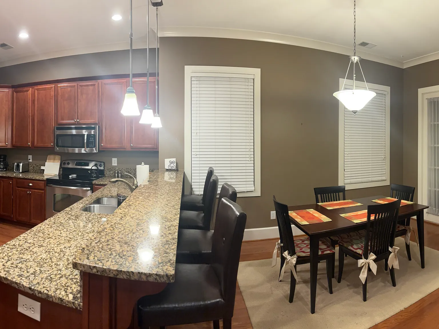 2 bed, 1450 sqft, $2,650 — Photo 4