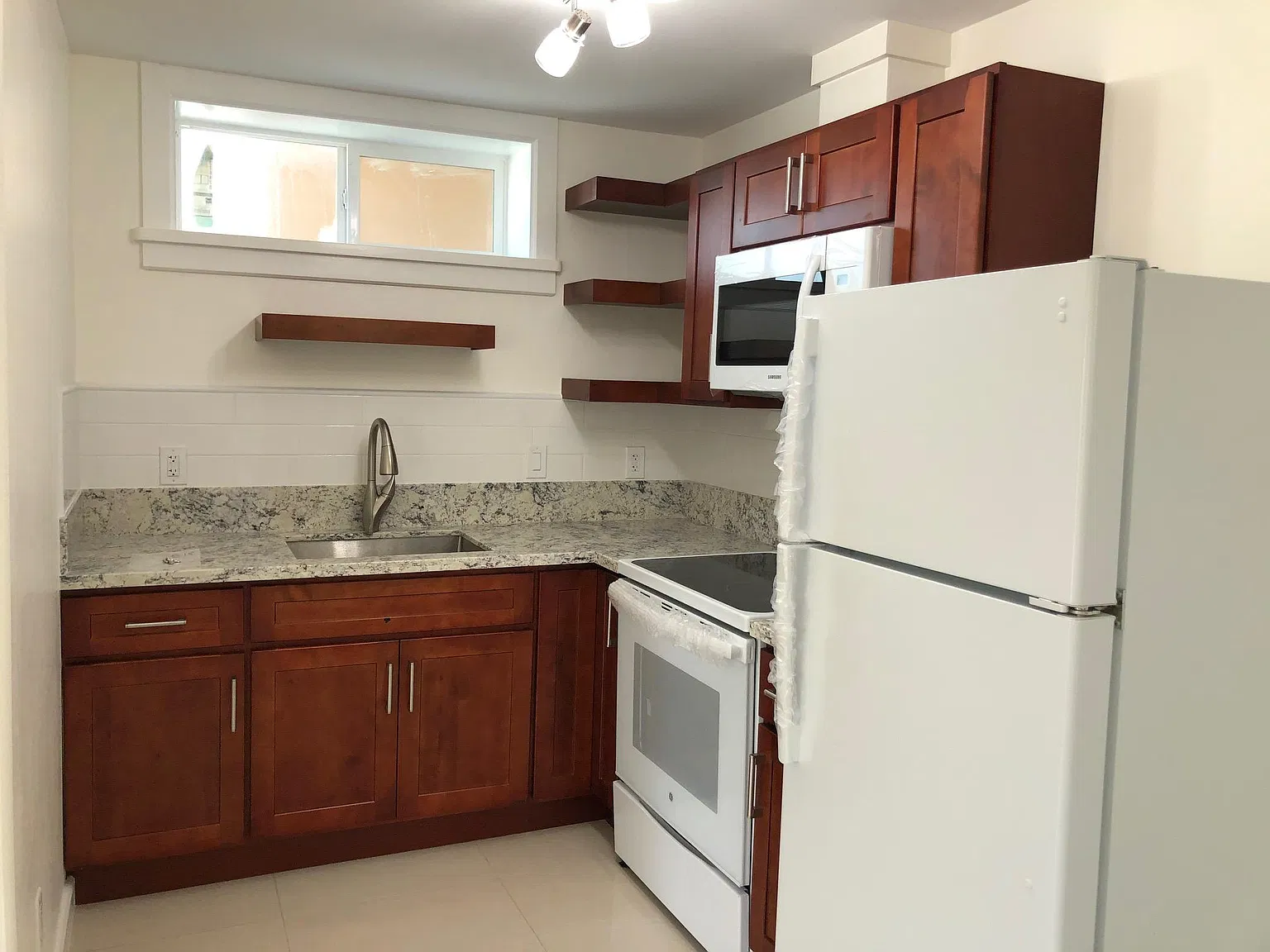 1415 Olino St — Photo 2