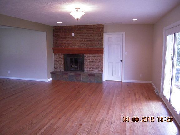 5th image of 56159 Riverdale Dr