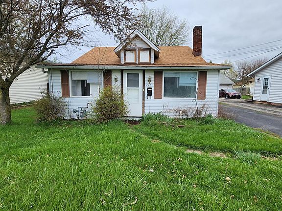 2nd image of 225 Parkway Dr