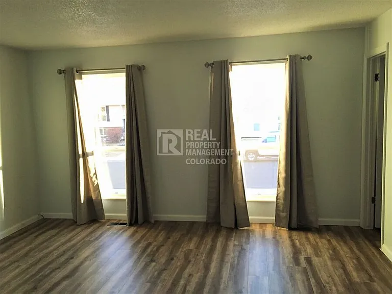 2607 W 101st Pl — Photo 13