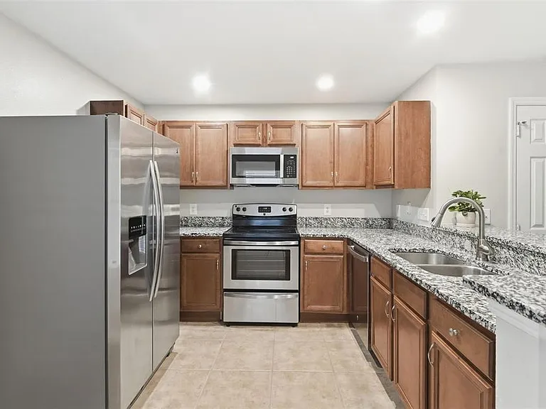 13020 Auburn Cove Ln — Photo 2