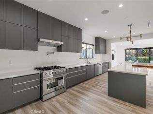 5301 Crebs Ave, Tarzana, CA 91356