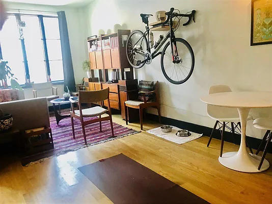 Rented by EXR | media 5