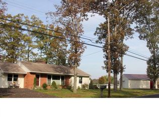 2400 Bedminster Rd, Perkasie, PA 18944