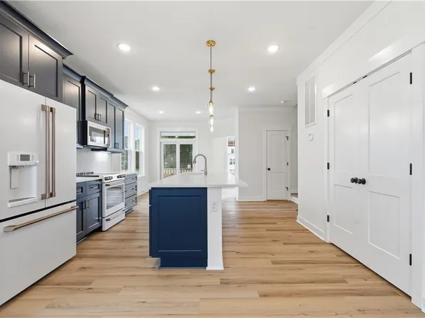 713 Flatrock Ln, Chesapeake, VA 23320