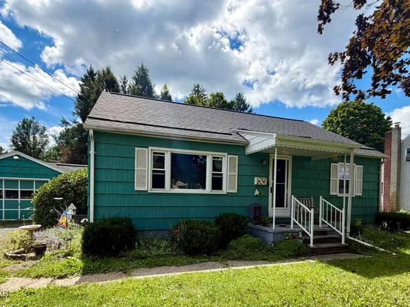 3004 Eagle Valley Rd, Mill Hall, PA 17751