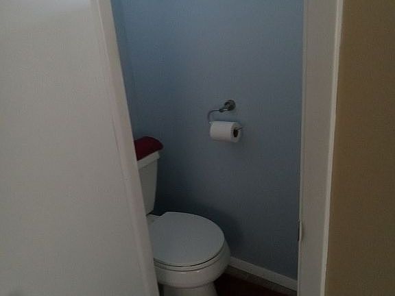 4th image of 2731 Breezewood Dr