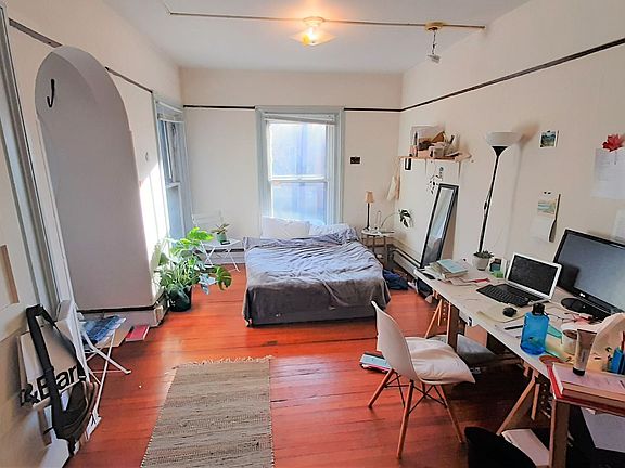 2nd image of 510 E Seneca St APT 4