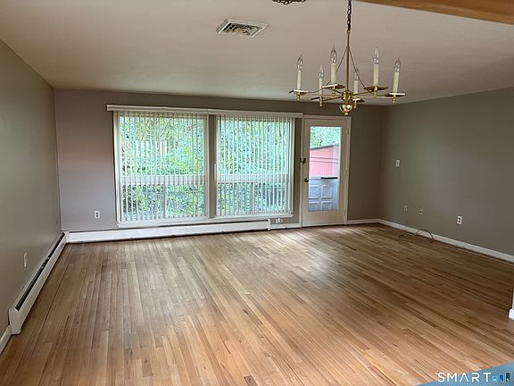 4th image of 279 Centerbrook Road