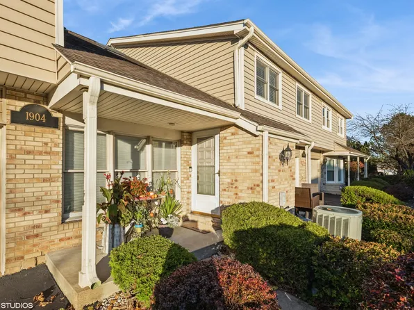 1904 Wisteria Ct APT 5, Naperville, IL 60565