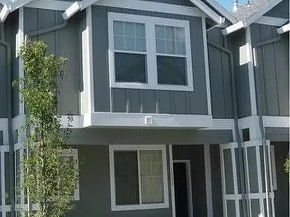 8654 NE Hyde Park Ln, Hillsboro, OR 97006