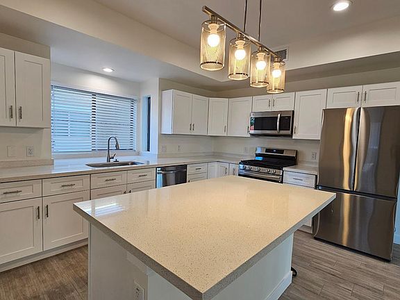 2nd image of 1020 E Spence Ave #1008