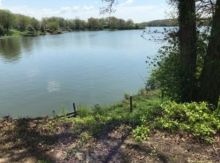 40 Oak Ridge Dr, Decatur, IL 62521