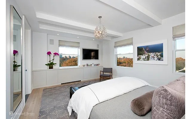 Sold by Douglas Elliman | media 7