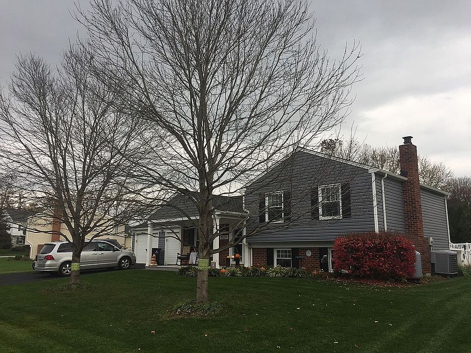 2nd image of 2416 Creek View Dr