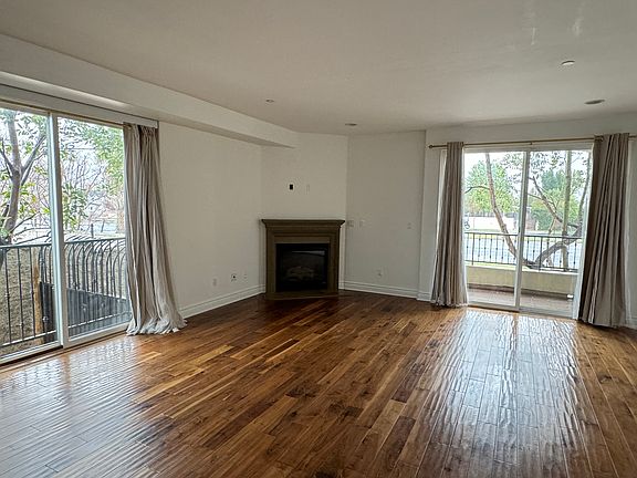 4th image of 5753 White Oak Ave Unit 6