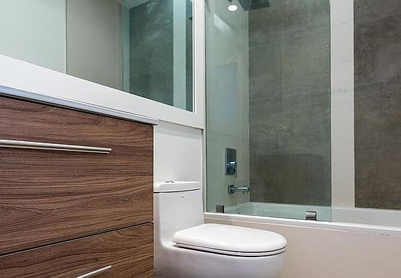 3rd image of 555 Graham Ave APT 1B