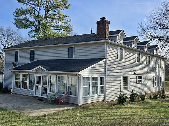 3rd image of 1609 West Rd