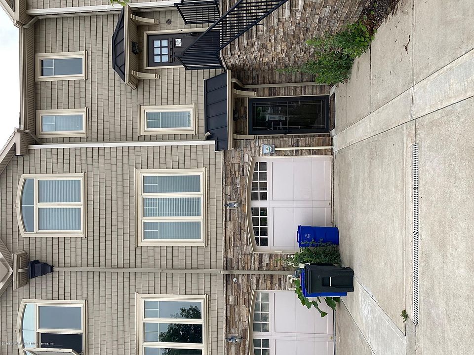 1st image of 102 Elson St