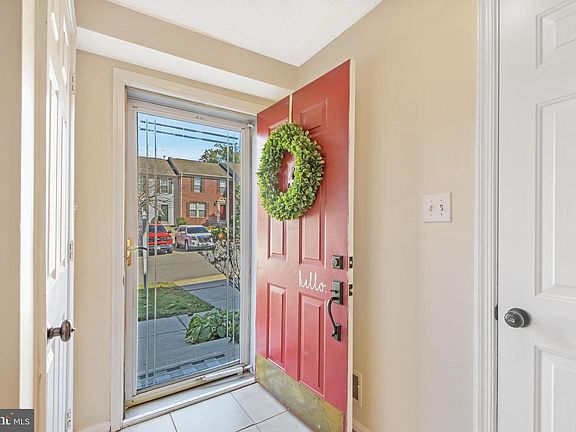 3rd image of 2512 Orchard Knoll Way