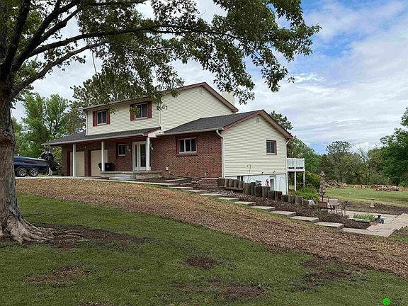 2nd image of 3001 Trudy Ann Dr