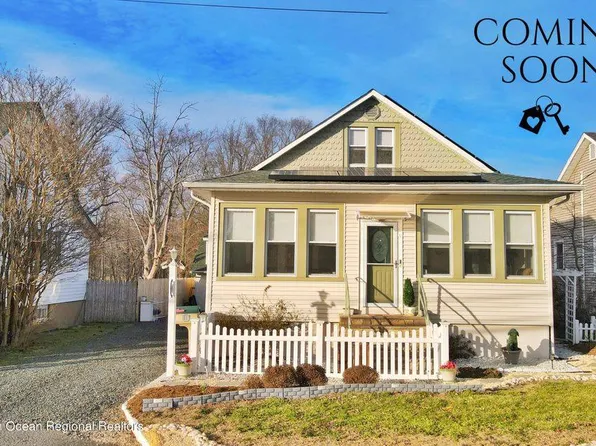 111 Stone Rd, Union Beach, NJ 07735