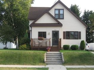 1611 Division St, Manitowoc, WI 54220