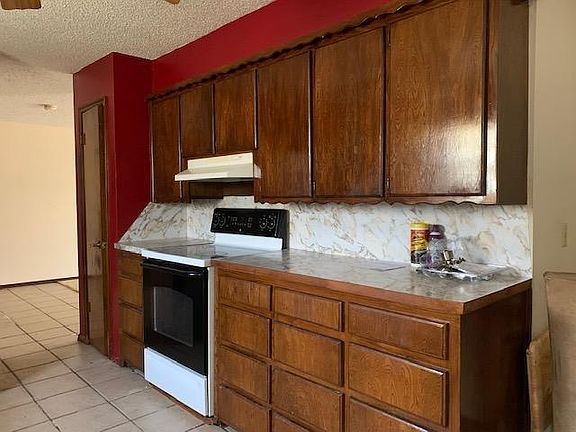 5th image of 413 Spurlin Dr
