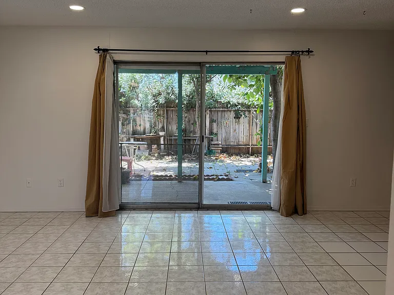 14522 Del Amo Ave #D — Photo 9