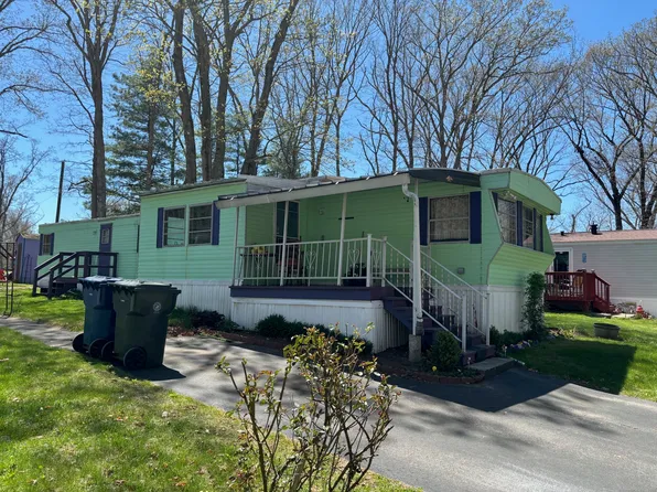 28 Fairway Drive, Windham, CT 06256