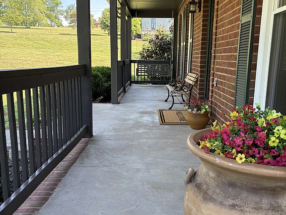 4th image of 1616 Anderson Rd