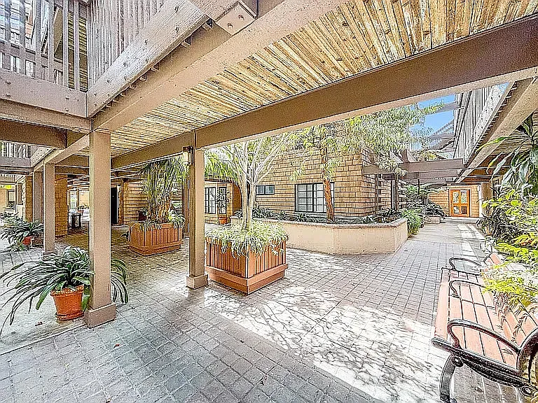 8860 Villa La Jolla Dr #217 — Photo 37