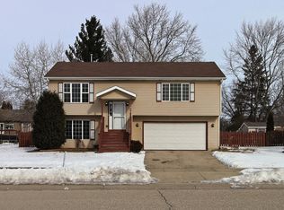 1910 Sunset Dr, Twin Lakes, WI 53181