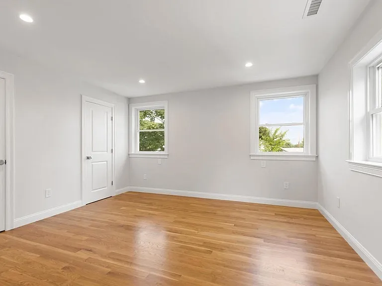 55 Ralph St — Photo 8